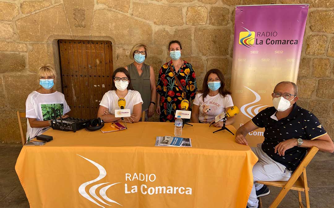 Invitados al programa especial de Radio La Comarca en La Mata de los Olmos./ L.C.