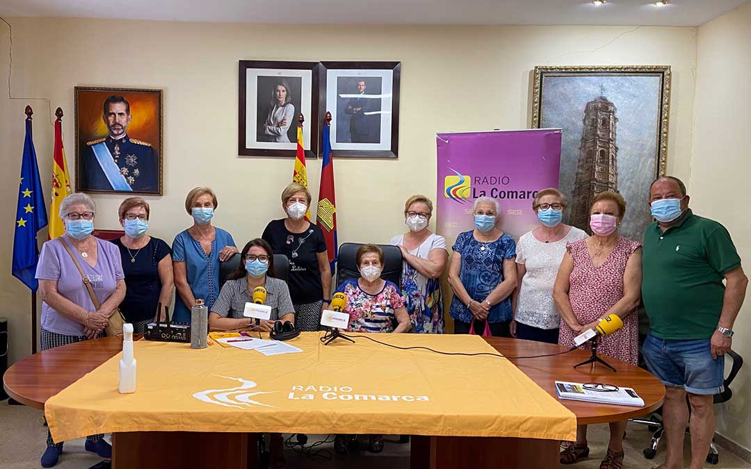 Invitados al programa especial de Radio La Comarca emitido desde Muniesa./ L.C.