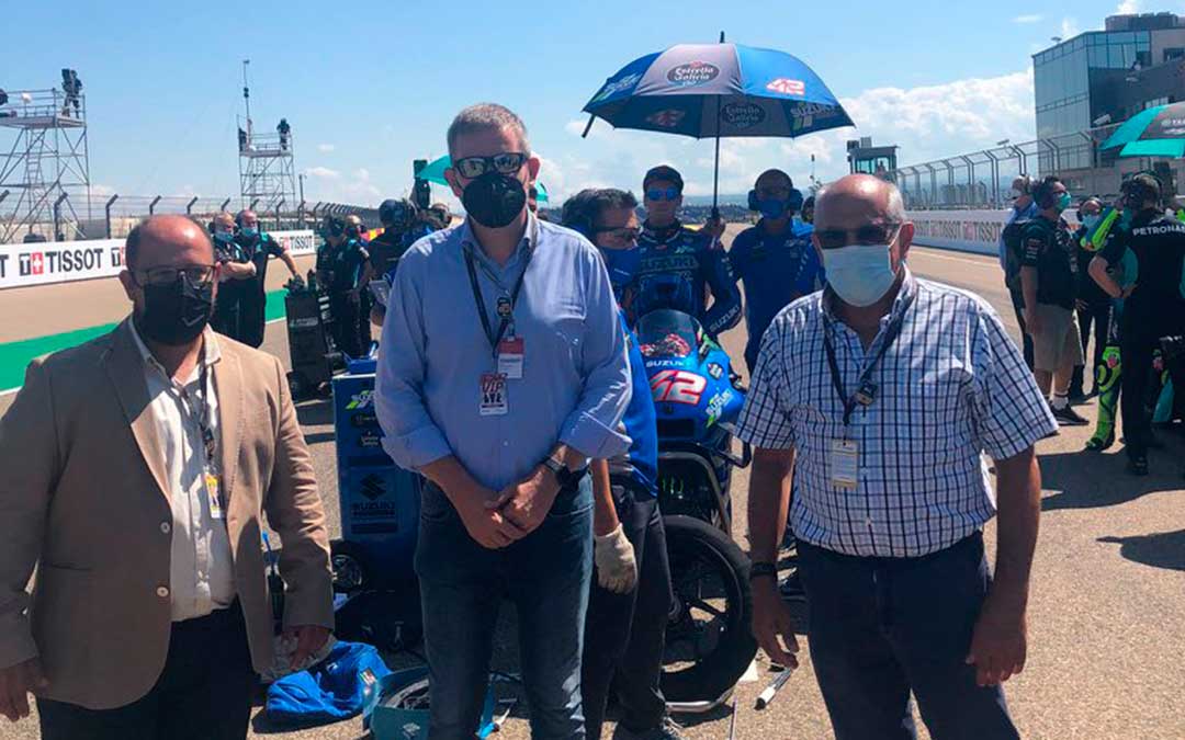 Alberto Izquierdo, vicepresidente de la DPT e Ignacio Urquizu han asistido esta mañana a las carreras. / Diputación de Teruel
