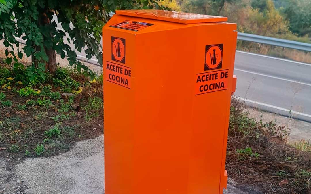 La Comarca ha instalado en total 28 contenedores para reciclar el aceite doméstico usado. / Comarca Bajo Aragón