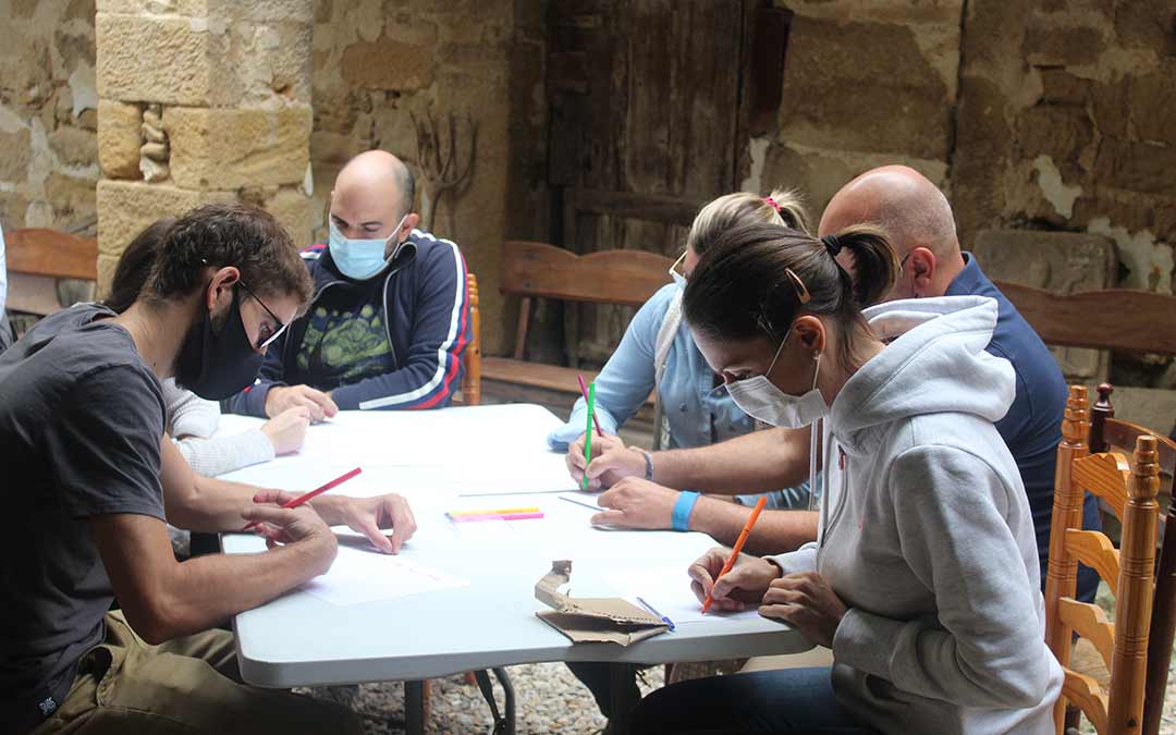Uno de los grupos trabajando en su proyecto / Eduard Peralta