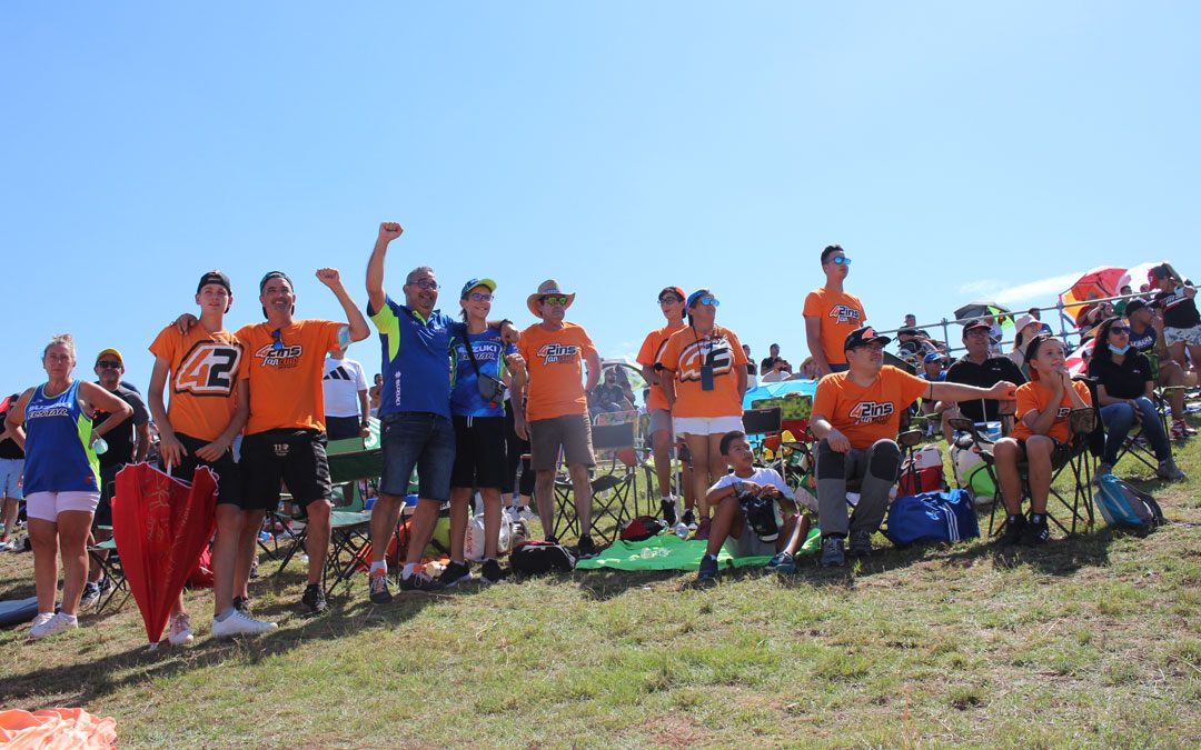 Los fans de Rins lo vivieron con intensidad. / L. Castel