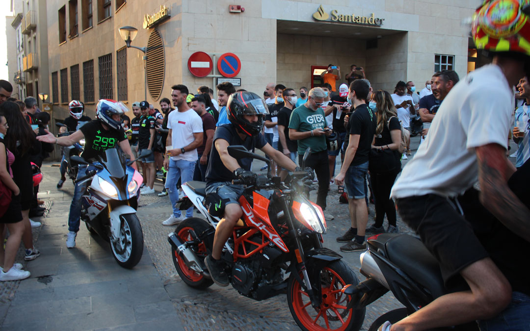 La plaza de España al final de la tarde del sábado de MotoGP. / L.C.