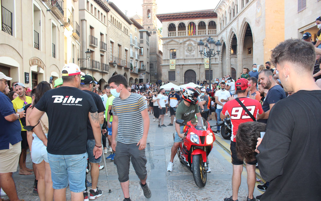 La plaza de España al final de la tarde del sábado de MotoGP. / L.C.