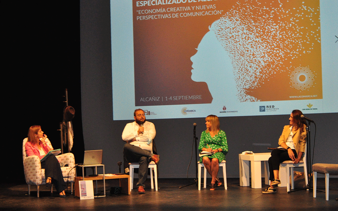 Los ponentes Miquel Roig, Estela Santos y Alicia González junto a la directora de La COMARCA, Eva Defior. J.L.