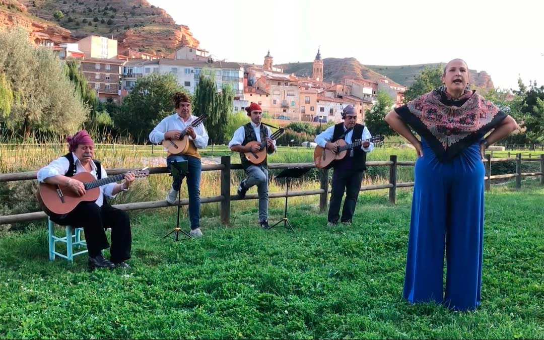 Ronda Baturra virtual en homenaje a los vecinos de Alcorisa que cumplen 84 años./ L.C.