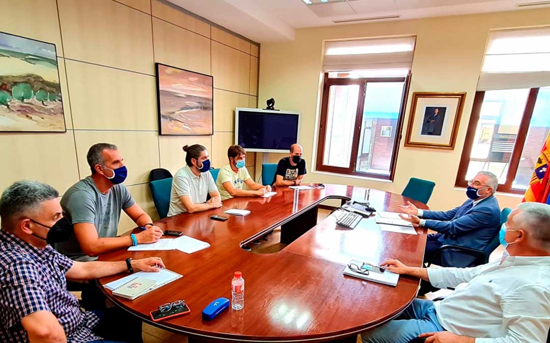 Olona se ha reunido este viernes con representes de los sindicatos del colectivo de los APN./ DGA