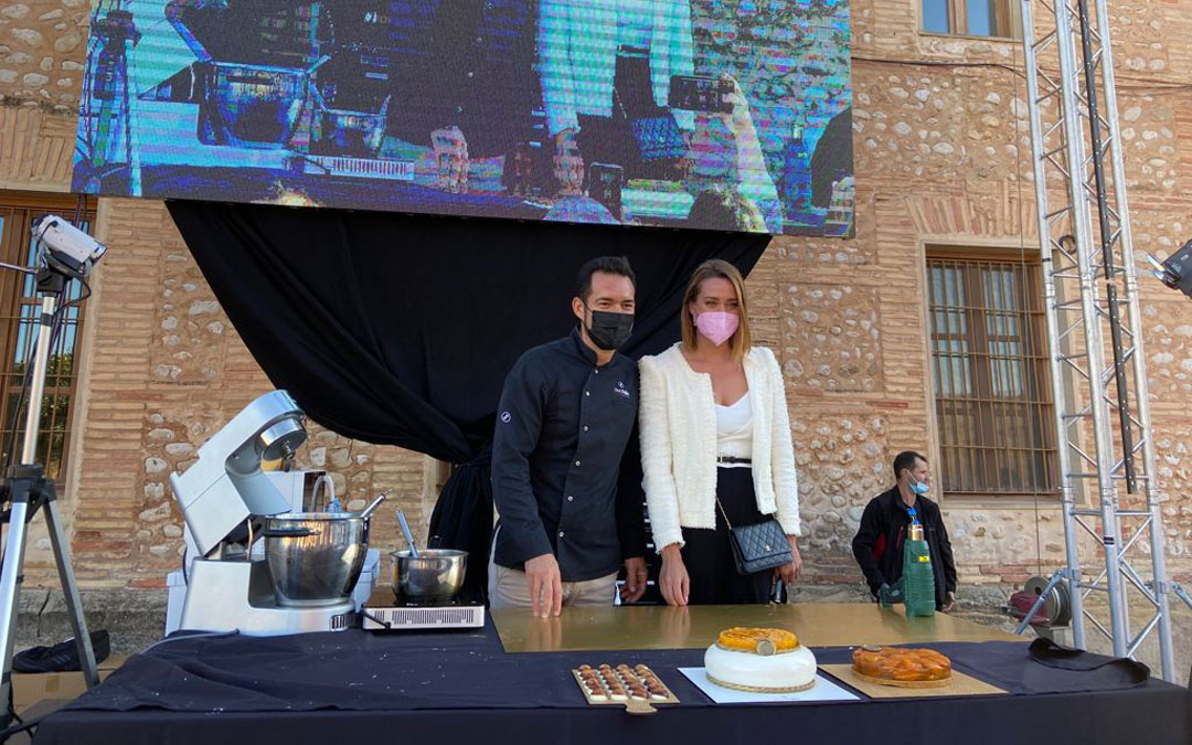 Pallás y Belmonte, en la demostración de cocina que cerró la jornada que tuvo a la nadadora como protagonista. / Alicia Martín
