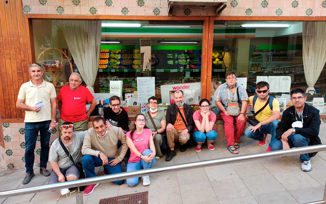 Entrega de la cesta de la asociación Las Cañas / Javier Pellicer