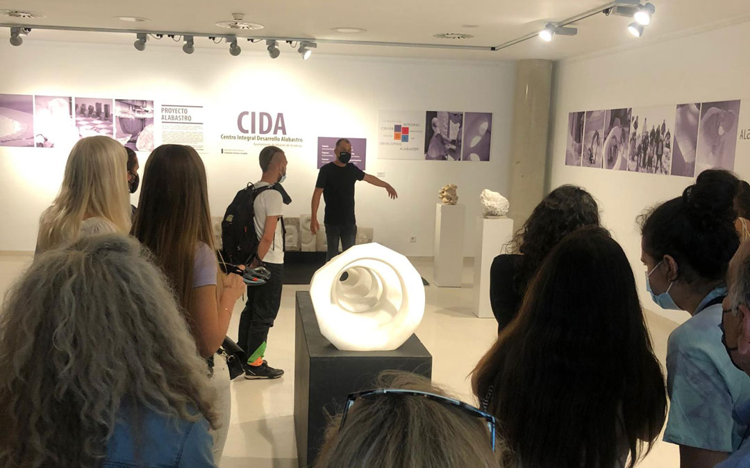Exposición 'Alabastro In Itinere' en la Facultad de Bellas Artes en Teruel. / S. Martínez