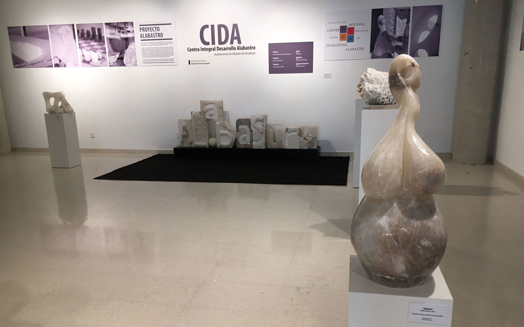 Exposición 'Alabastro In Itinere' en la Facultad de Bellas Artes en Teruel. / S. Martínez