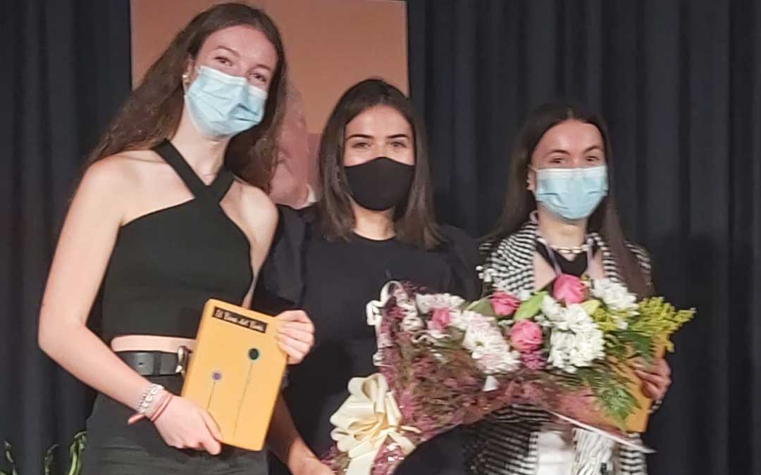 Las finalistas del premio Ángel Alcalá que otorga el IES Pablo Serrano de Andorra. Foto. IES Pablo Serrano