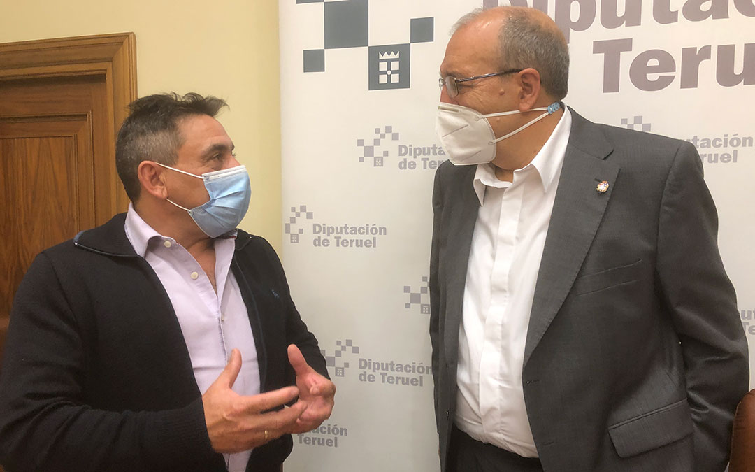 El presidente Rando junto con el diputado de Cooperación Local, Alfonso Pérez./ DPT