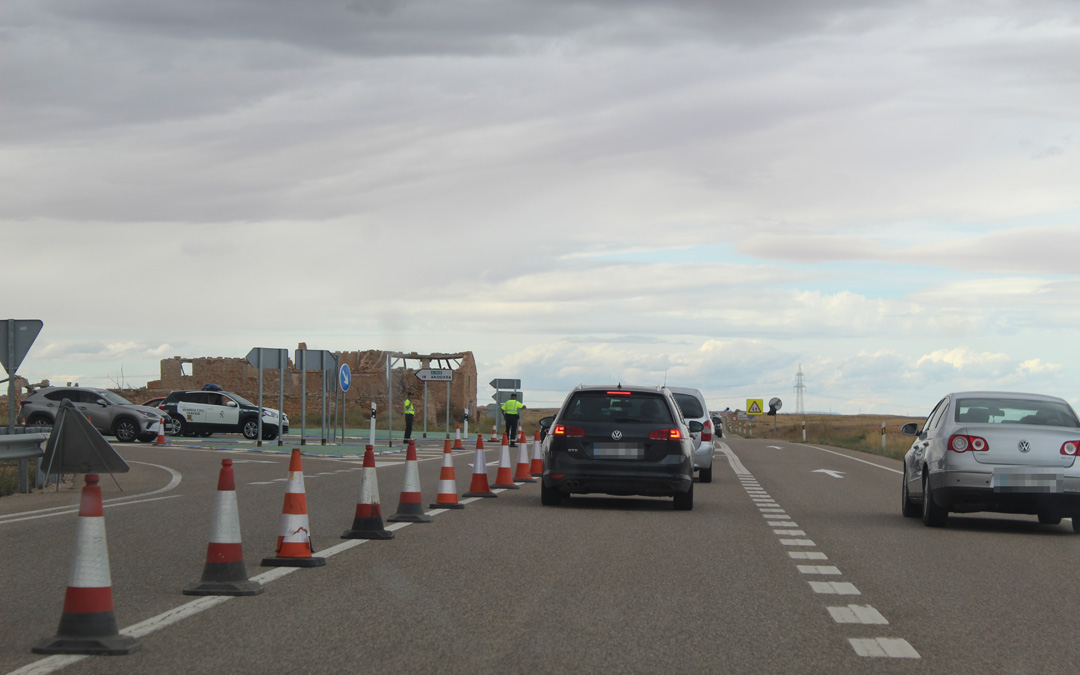 Operativo de regulación de tráfico en 2019 en el cruce de la N-232 con la A-1415 a Andorra. Es uno de los que se repetirán para desviar a conductores en función de su destino.