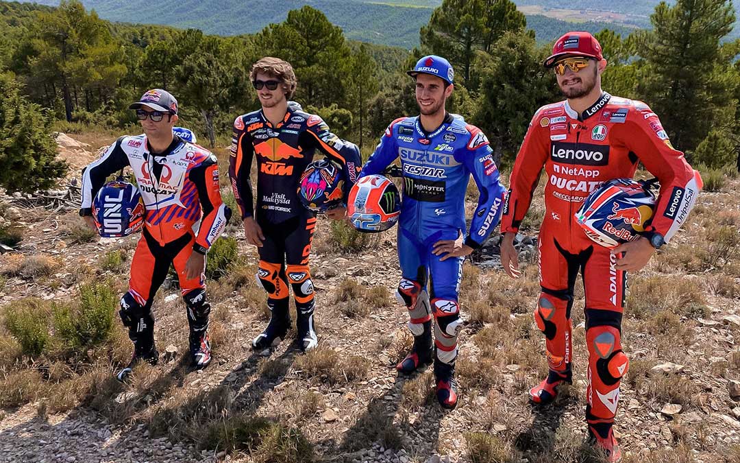 Cuatro pilotos se tiraron este jueves por la tirolina de Fuentespalda en el pre-evento / MotoGP