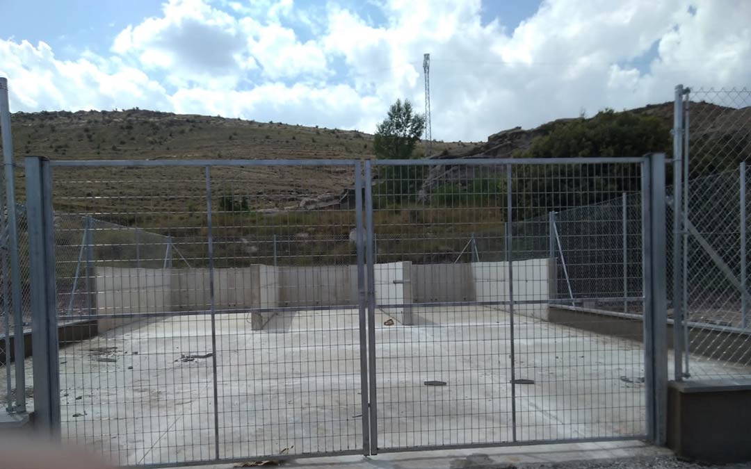 Nuevo punto limpio en Miravete de la Sierra./José Listo
