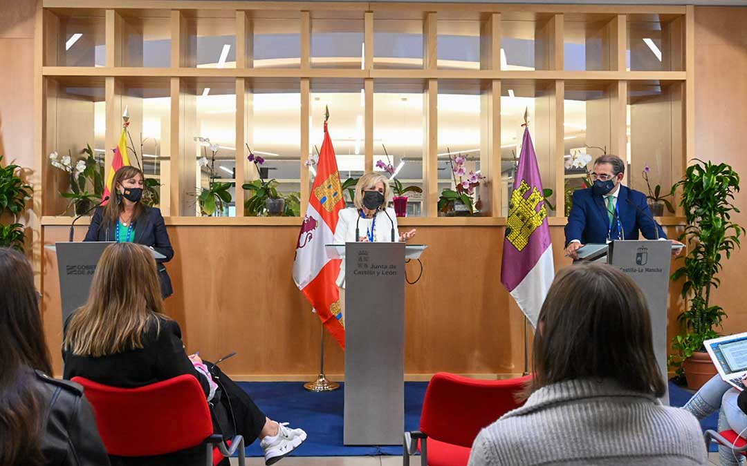 Expertos de Aragón, Castilla y León y Castilla-La Mancha han debatido en Soria sobre el reto compartido de diagnosticar y proponer mejoras para garantizar la sostenibilidad de la atención sanitaria que se presta en esos territorios / DGA