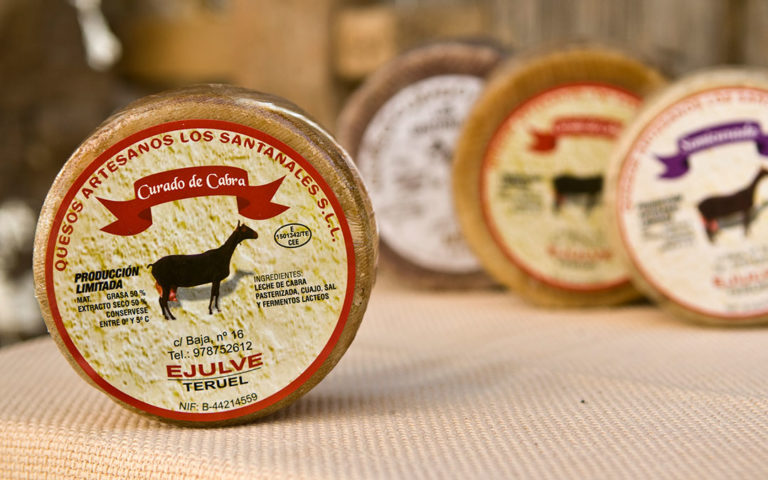 Queso curado de cabra Los Santanales./ Comarca Andorra - Sierra de Arcos