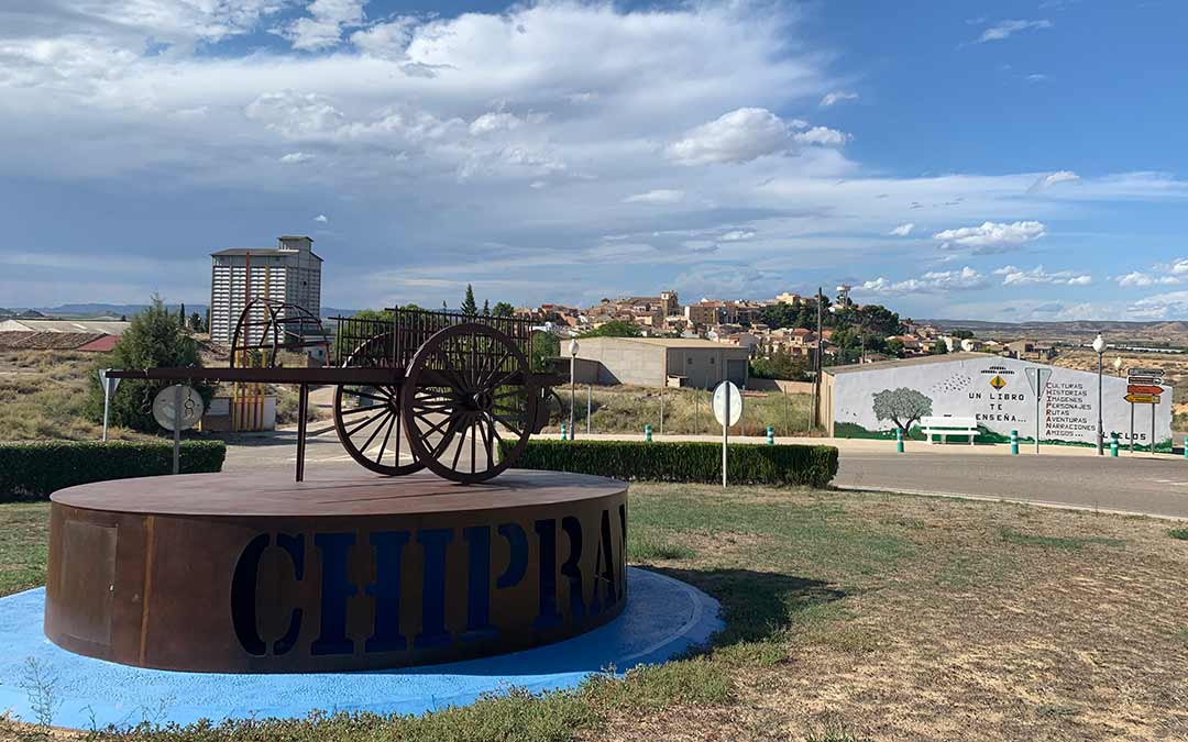 Rotonda de El Carro en la entrada de Chiprana/ Eduard Peralta