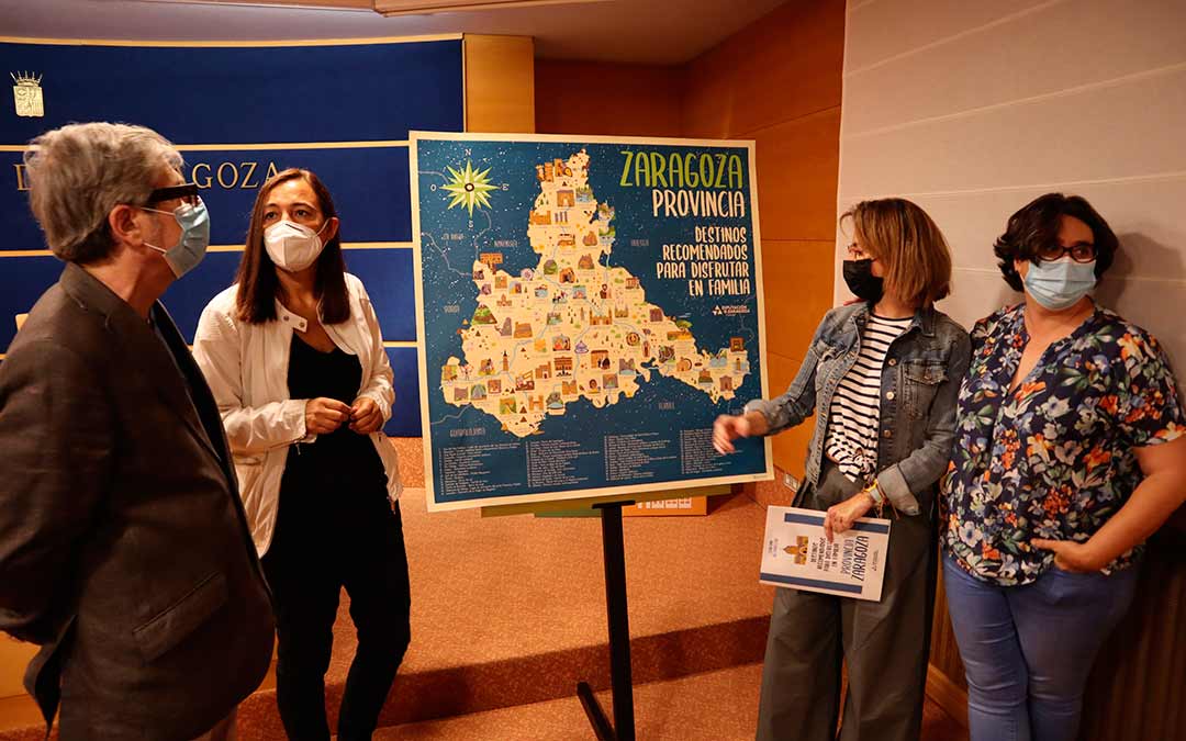 La DPZ presenta el mapa de promoción turística entre los más jóvenes./ DPZ