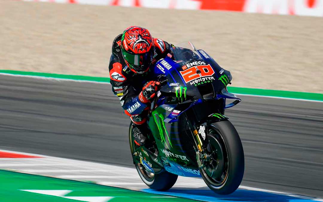 Quartararo sobre su Yamaha durante un entrenamiento / DAZN