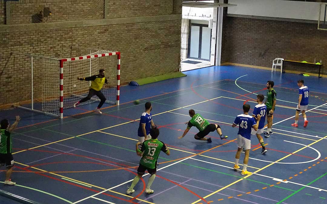 El equipo alcañizano se ha enfrentado al BM Casetas en el primer partido de la temporada. / L.Martínez