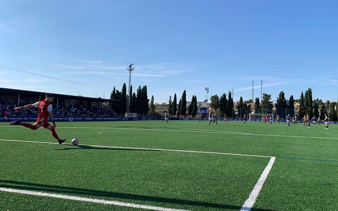 Partido entre el CD Caspe y el Deportivo Aragón este domingo en Los Rosales./ E.P.