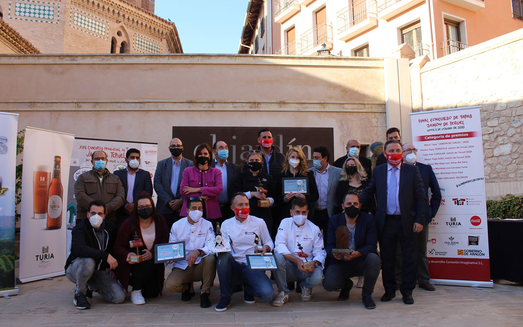Foto de familia de los ganadores del Concurso de Tapas Jamón de Teruel de la edición de 2020. / L.C.