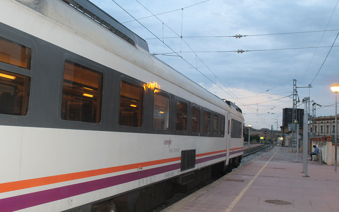 Línea de tren Caspe-Zaragoza./ Eduard Peralta