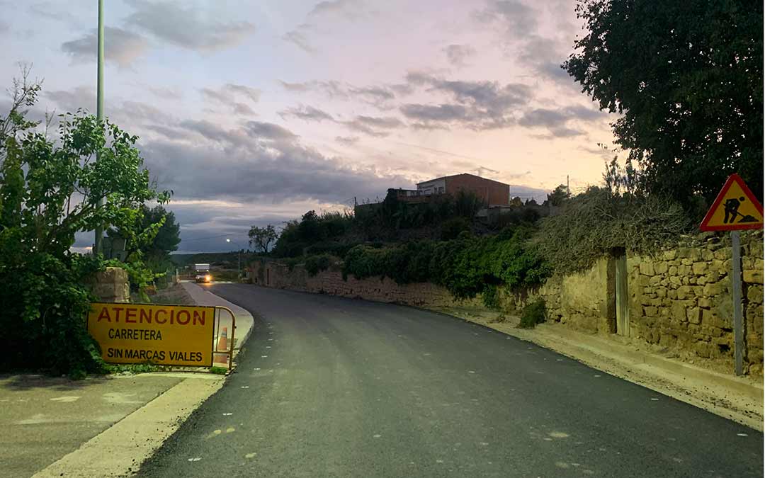 Así luce ahora la entrada a Maella por la A-1412 / Eduard Peralta