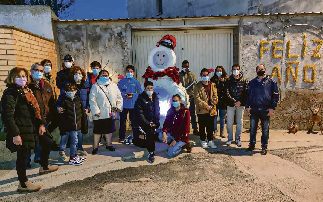 Miembros de Asadicc ha visitado las decoraciones navideñas. / L.C.
