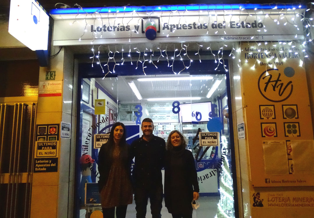 Parte del equipo de la Administración Hortensia Valero de Andorra. / L. Martínez Pallás