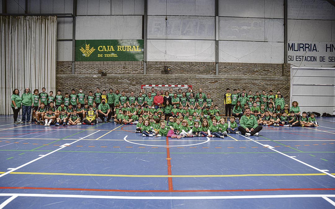 Foto de familia del Balonmano Alcañiz./ Balonmano Alcañiz