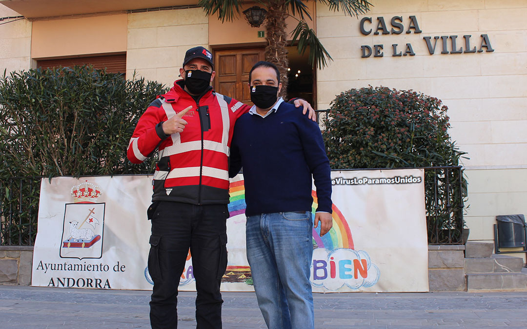 Santiago Sánchez, este lunes, en Andorra junto al alcalde, Antonio Amador / L. Castel