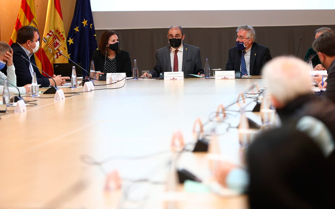 El ejecutivo aragonés se ha reunido con representantes del sector primario. / DGA