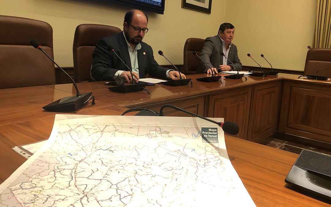 Alberto Izquierdo (izquierda) y José Sancho durante la rueda de prensa./DPT