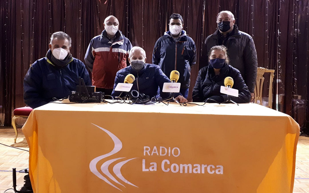 Invitados al programa especial de Radio La Comarca emitido desde Utrillas./ L.C