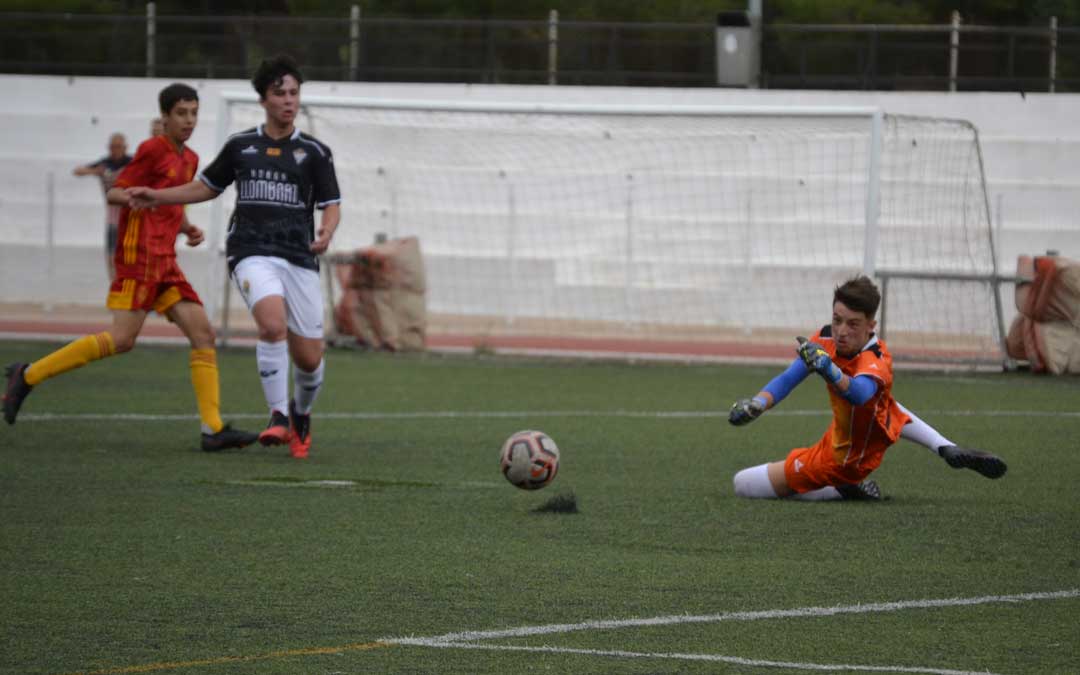 Imagen de archivo de un partido del Alcañiz de División de Honor Cadete. / L.C.