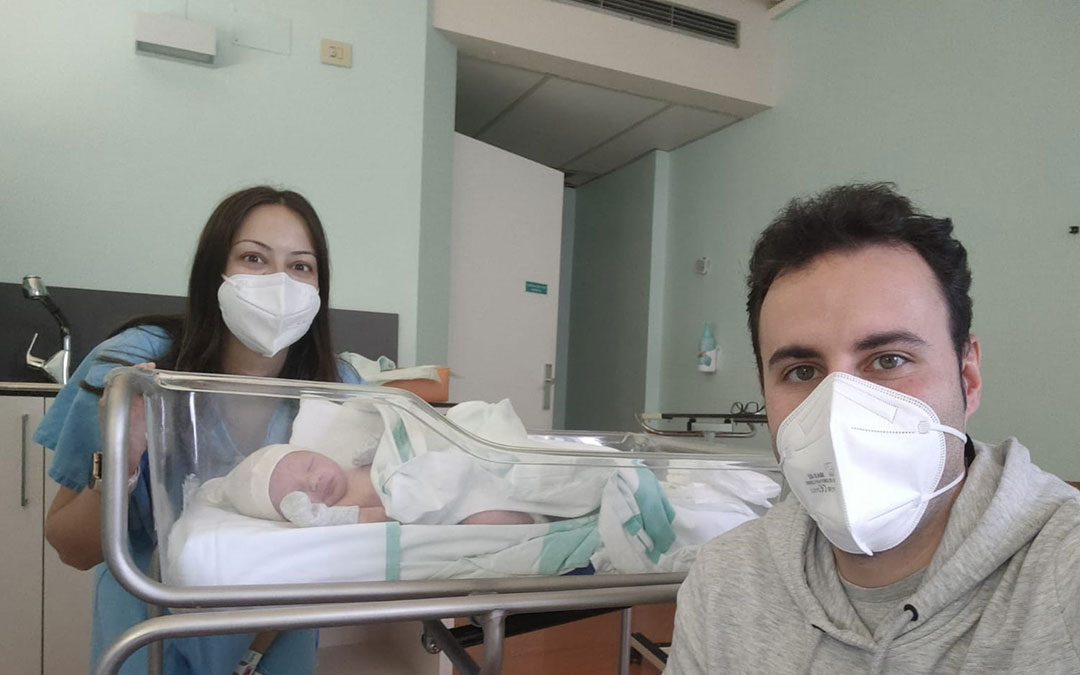 Imagen del primer bebé de Aragón, un zaragozano que se llama Bruno / DGA