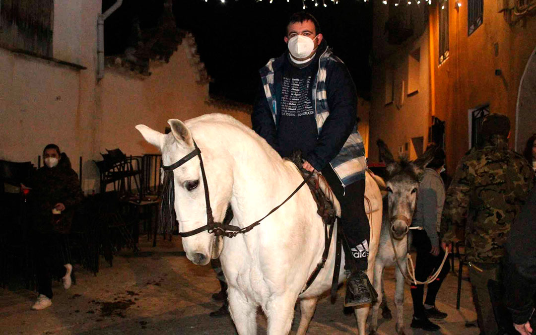 Recorrido con los animales por las calles de Bordón/L.C.