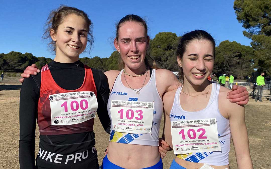 Vega (103) y Daniela (102) son las dos tragamilleras que disputarán el nacional de campo a través en Jaén. Foto. F.A.A.