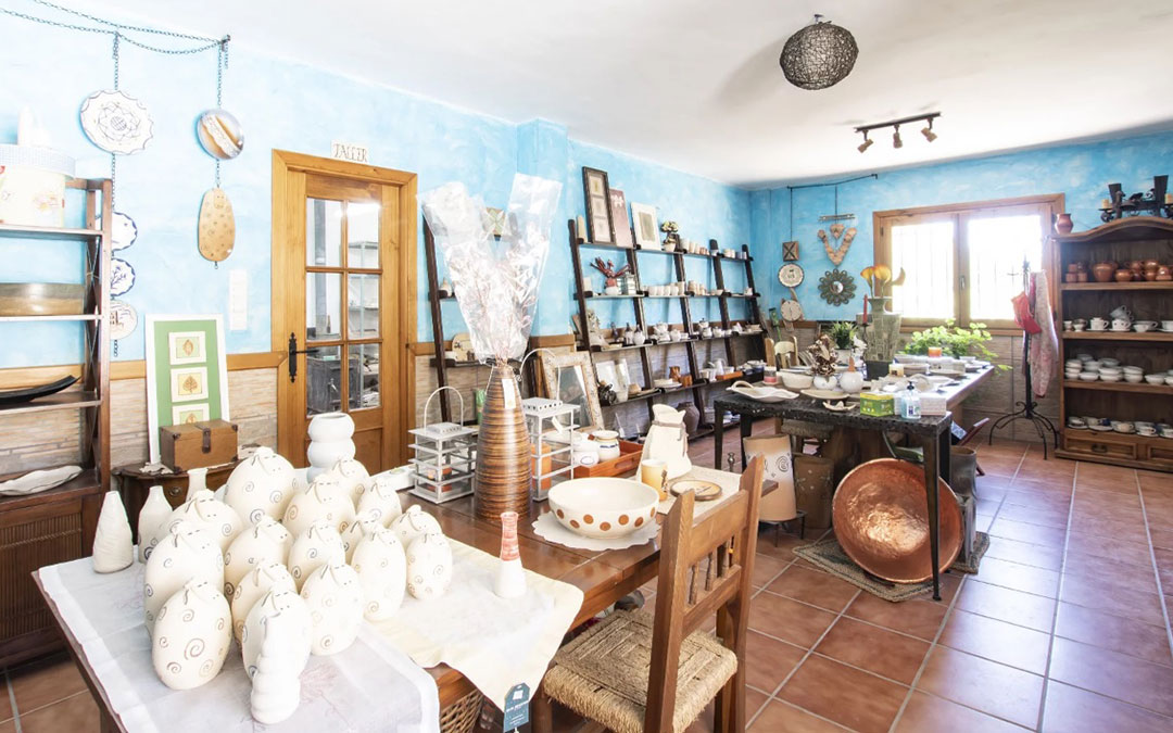 La tienda y sus ovejas en primer término. / Archivo personal