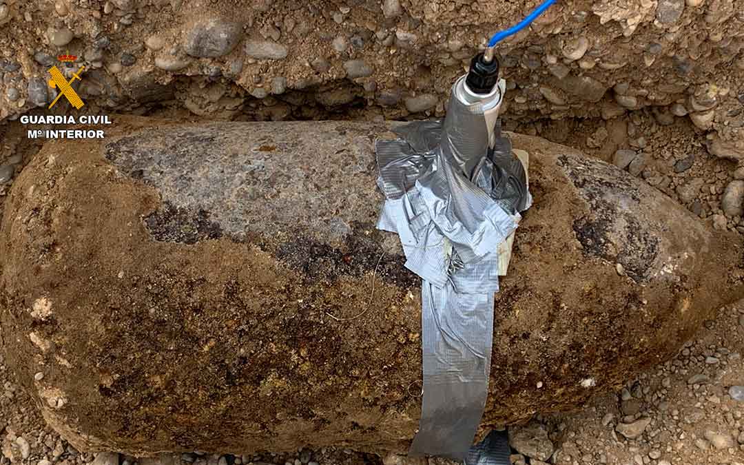 Imagen del artefacto encontrado en Maella / Guardia Civil