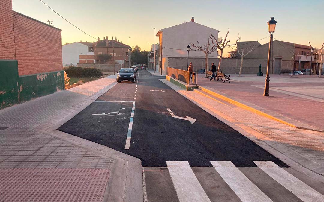 La calle María Moliner de Caspe ya luce con un aspecto mucho más renovado / Ayto Caspe