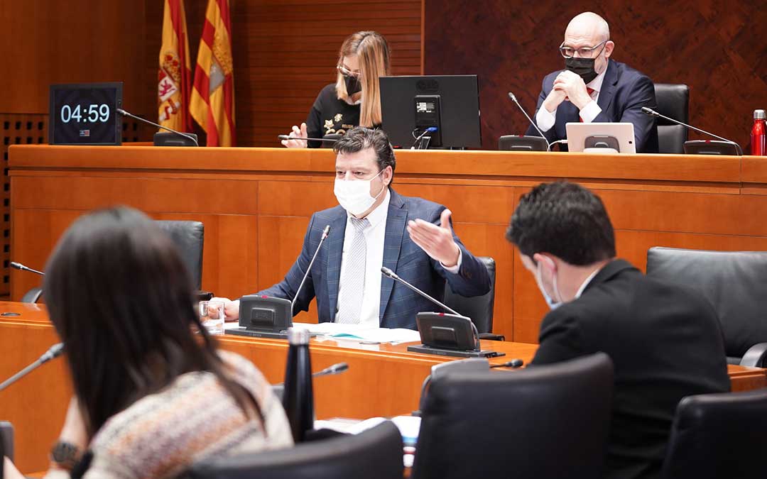 Javier Allué este lunes en Comisión Institucional de la Cámara autonómica / Cortes de Aragón