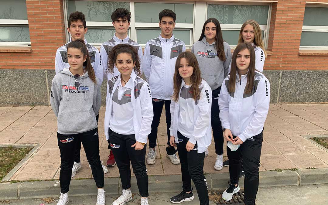 Integrantes del Cabral Team en Zaargoza, durante el Campeonato de Aragón cadete y júnior./ Cabral Team
