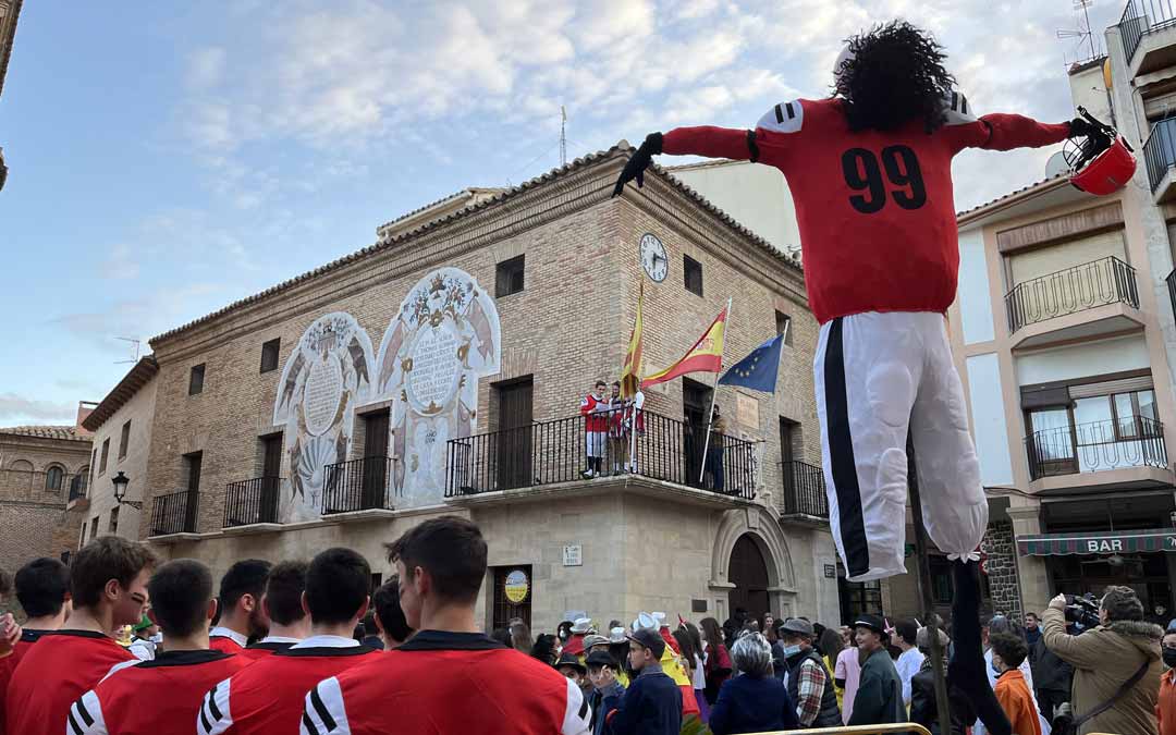 Tres de los jóvenes leyeron el Manifiesto de Carnaval./Laura Alejos