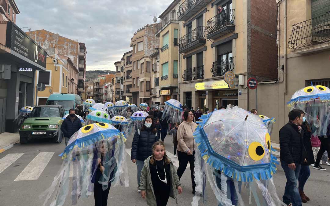 Hubo incluso medusas en el desfile de disfraces./Laura Alejos