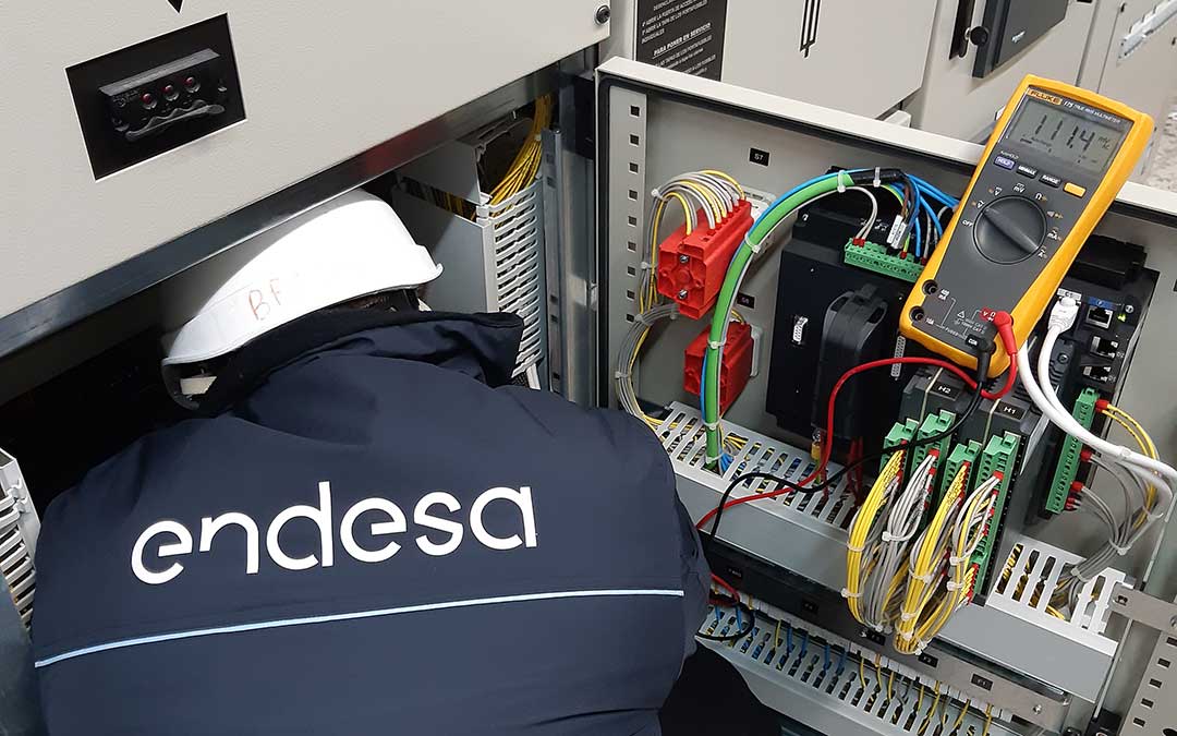 Trabajos de mantenimiento de Endesa / L.C.
