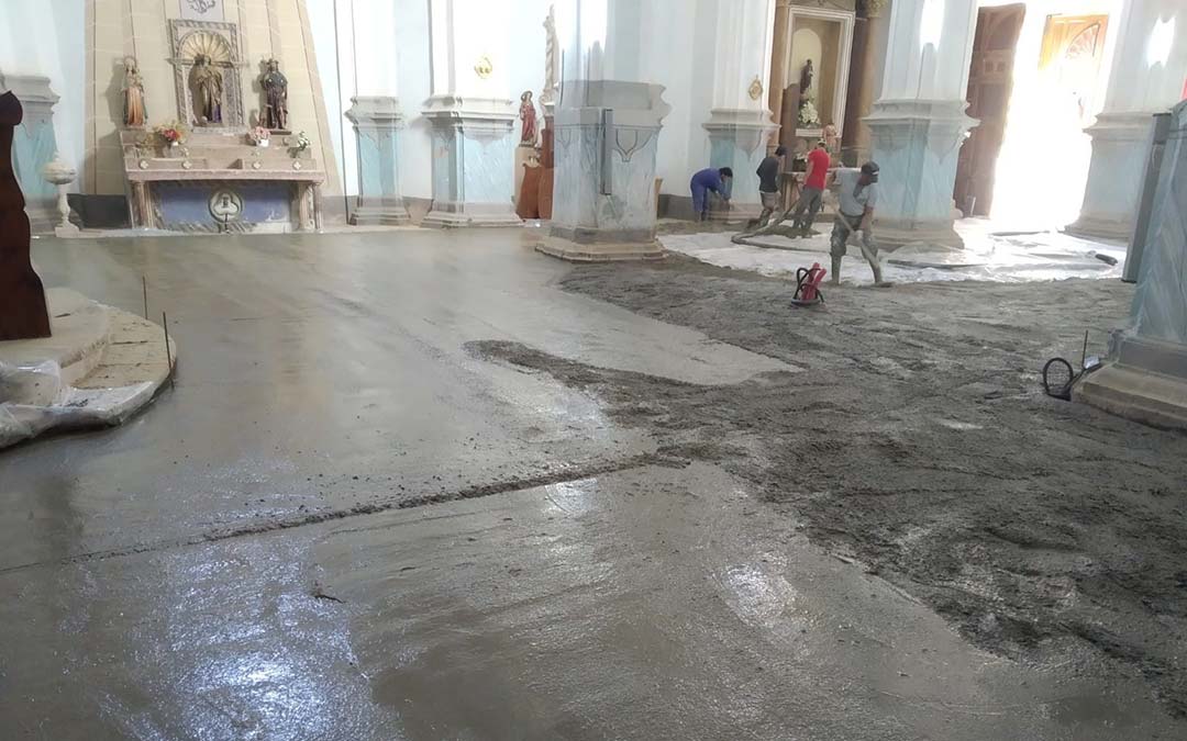 Obras de rehabilitación en la iglesia de Allepuz./I. Martínez